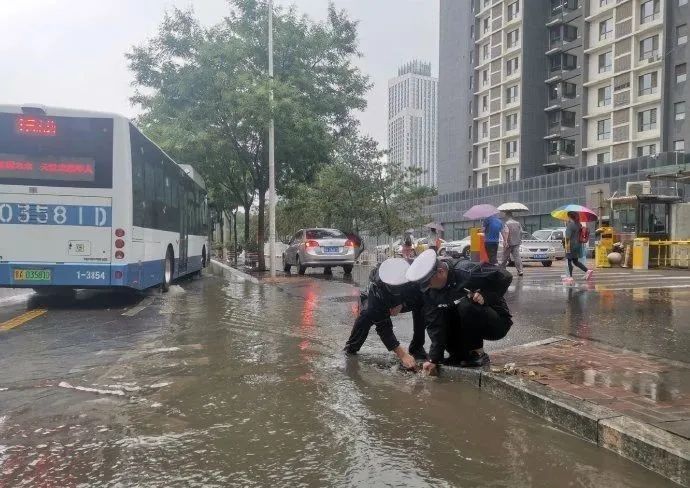 最新太原暴雨，影响与挑战